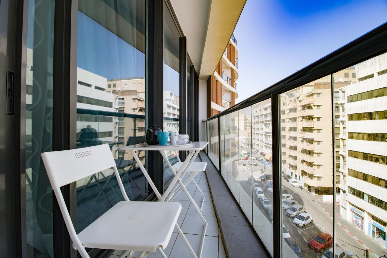 תל אביב Sweethome26 Luxury Apt Close To The Beach & Free Parking מראה חיצוני תמונה